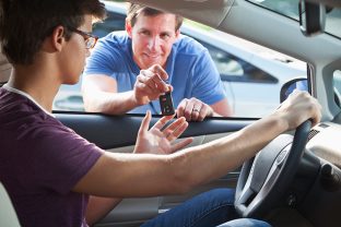 Assurance auto : qui peut conduire mon véhicule ?