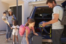 Faire son diagnostic sécurité soi-même avant de partir en voiture en vacances